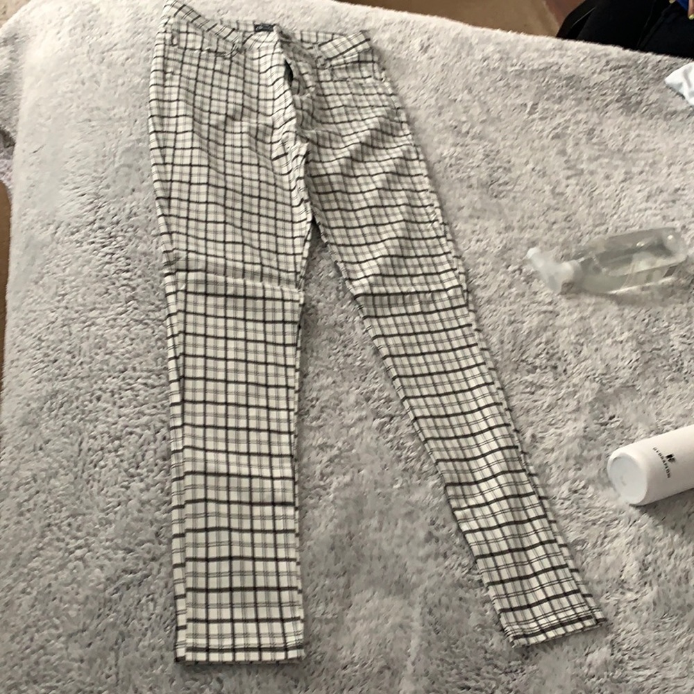 Paid black and white jeggings